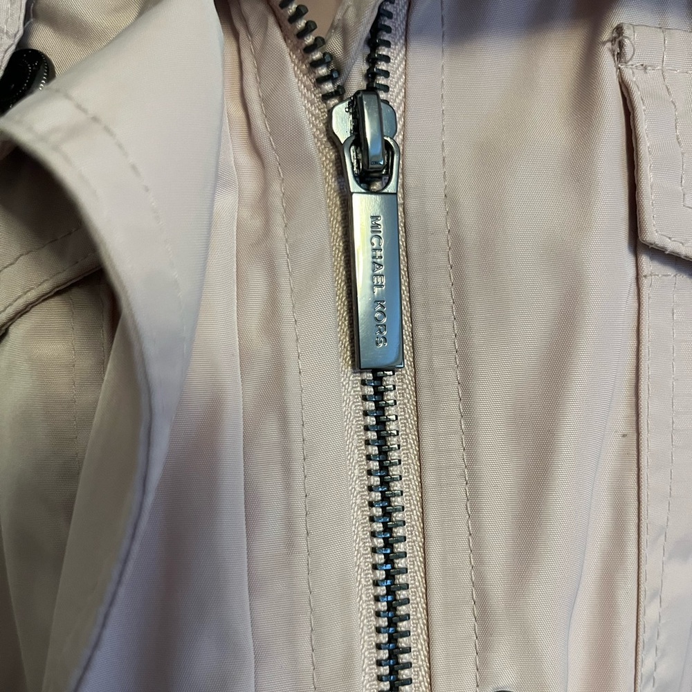 Michael Kors Dusty Pale Pink Raincoat Jacket Windbreaker. Size medium. - Picture 4 of 12